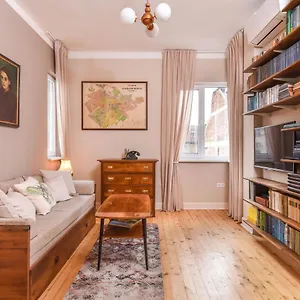 Chez Marie - Cozy One-bedroom With Balcony By Flat Mаnager Apartment