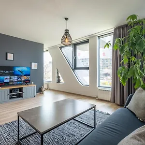Arcadia Apartment, Park And Parking Apartment